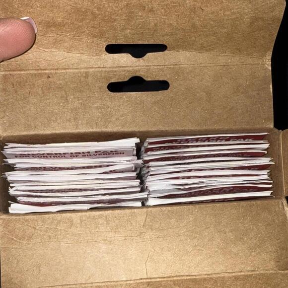 Dekko Silverfish Paks 1 Box (24 individual) Silverfish Control Baits - Picture 5 of 12